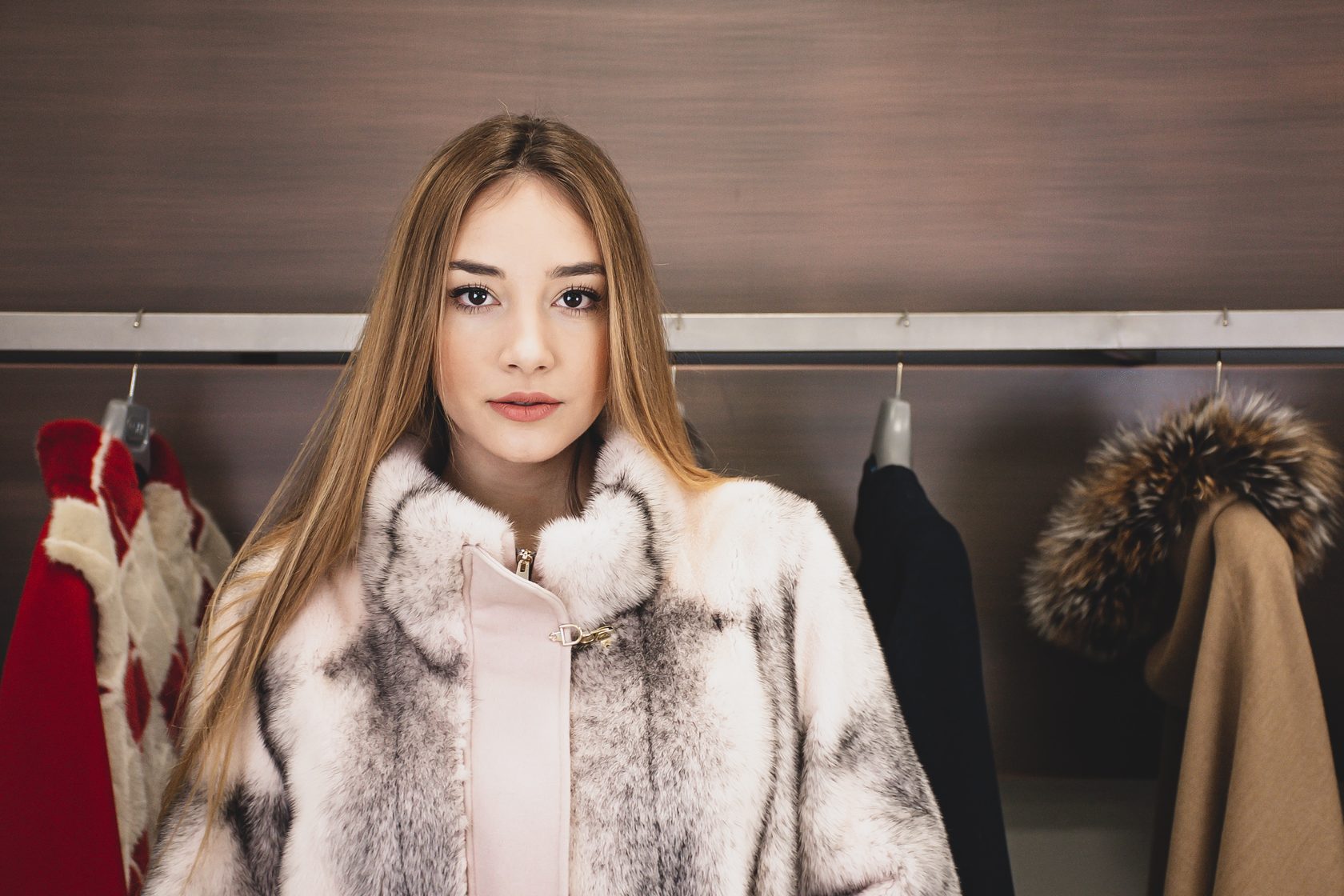 How to pack a fur coat for transportation?